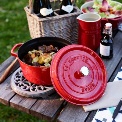 Staub - Nồi tròn màu đỏ cherry - 22cm (2.6L) (B)