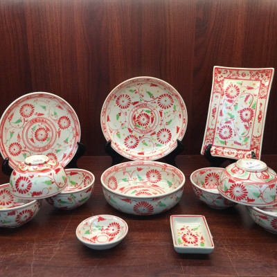 Bộ 12 Sản Phẩm Vẽ Hoa Văn Đỏ Cao Cấp Gốm Sứ Bát Tràng