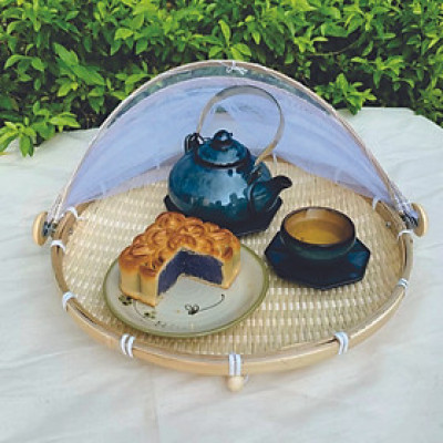 Mẹt tre căng màn, mẹt có mùng che đậy tránh côn trùng, dùng đựng thức ăn trái cây tiện lợi