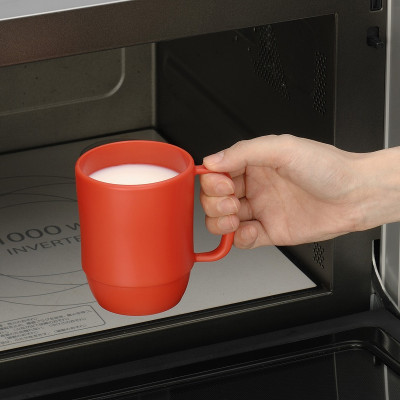 Cốc nhựa Inomata 350ml có kiểu dáng đơn giản cùng quai cầm chữ c tiện dụng, chắc chắn - nội địa Nhật Bản