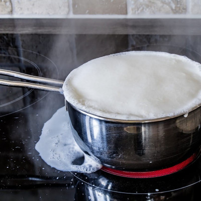 Nồi quấy bột inox có tay cầm Tsubame 1 lít có thang đo bên trong - hàng nội địa Nhật Bản