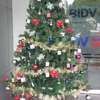 Cây thông noel màu xanh cao 120cm - Tán dày và đẹp, cây thông chắc chắn và dể tháo lắp