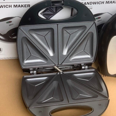 Máy kẹp nướng bánh mì sandwich SK550 Màu Đen nướng nhanh chín đều, chống dính tốt