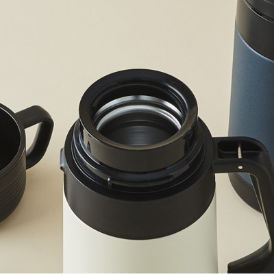 Bình giữ nhiệt Lock&Lock Easy Outdoor Vacuum Bottle màu trắng ngà LHC1485IVY 1,8L - Hàng chính hãng có quai xách, nắp dùng làm cốc nước - JoyMall