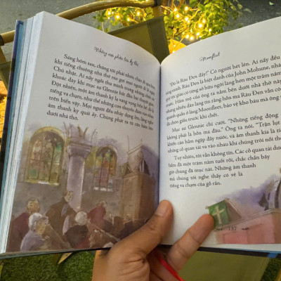 (Bìa cứng in màu) IILUSTRATED CLASSICS – NHỮNG CUỘC PHIÊU LƯU KỲ THÚ - Robin Hood, Gulliver Du Ký, Moonfleet – Nhiều tác giả – Ngọc Anh dịch – Đinh Tị Books – NXB Văn Học