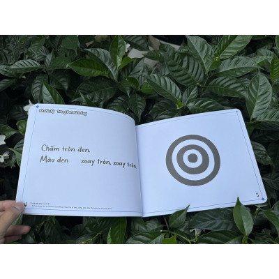 Sách dành cho bé 0 tuổi - Bé cùng vui chơi luyện tập - Sách vui chơi tương tác "Bé bước đầu khám phá"