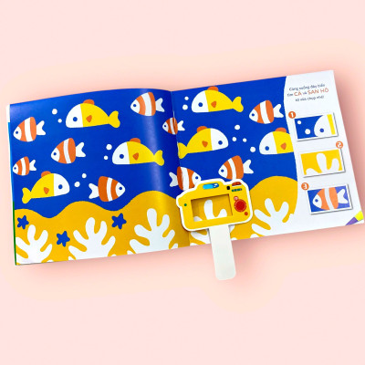 Sách - Úm Ba La! Máy ảnh mở ra! RÈN TRÍ NÃO - LUYỆN TẠP TRUNG - Nhanh mắt, nhanh trí - Sách tương tác - Dành cho trẻ 3+