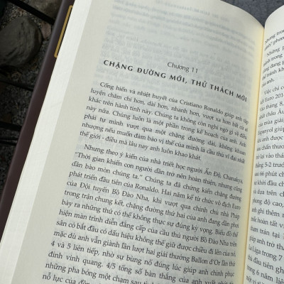 (Tái bản năm 2024 [Bìa cứng]) CR7 - HÀNH TRÌNH LÊN ĐỈNH THẾ GIỚI – Guillem Balague – Trần Quỳnh dịch – TH Books – NXB Hà Nội