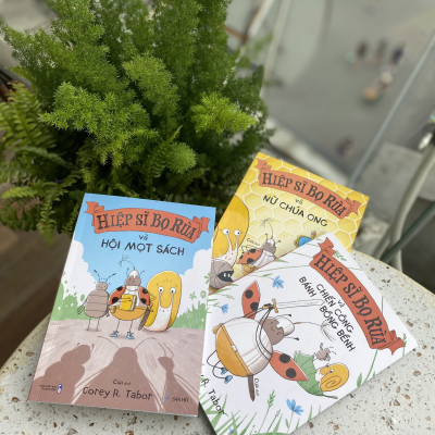 Sách cho bé 6-10 tuổi – Bộ Hiệp Sĩ Bọ Rùa (bộ 3 cuốn) | Tặng thiệp Podcard và Đèn lồng thủ công sáng tạo