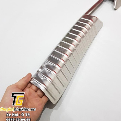 BỘ SẢN PHẨM Nẹp bước chân và ốp chống trầy cốp Mazda 6 2017-2019- Mẫu Inox