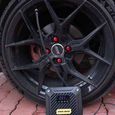 Bơm Lốp Ô Tô Mini STEELMATE T5 – Bơm Nhanh, Tự Động Ngắt, Hiển Thị Áp Suất Kỹ Thuật Số, Bảo Hành 2 Năm