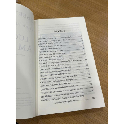 Sách - Lược Sử Âm Nhạc - Robert Philip - Nhã Nam