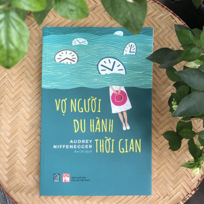 Sách Vợ Người Du Hành Thời Gian - Tác giả Audrey Niffenegger - Rainbow Books