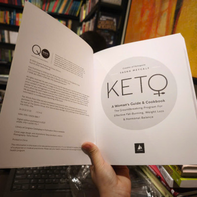 Sách - Keto: A Woman