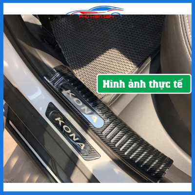 Bộ nẹp bước chân trong ngoài vân Cacbon xe Kona 2018-2019-2020 chống trầy làm đẹp ô tô