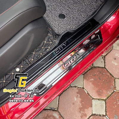 BỘ SẢN PHẨM Nẹp bước chân và ốp chống trầy cốp Honda City 2021 - Mẫu Titan