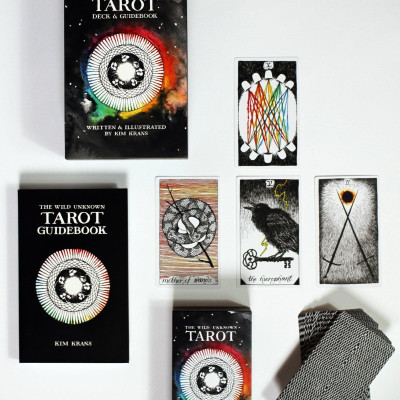 The Wild Unknown Tarot Deck and Guidebook (Official Keepsake Box Set)
