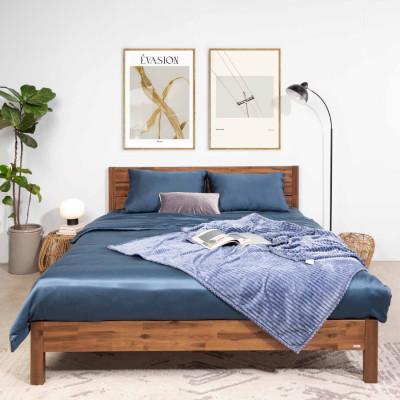 Giường ngủ gỗ CT17MH màu vàng nâu