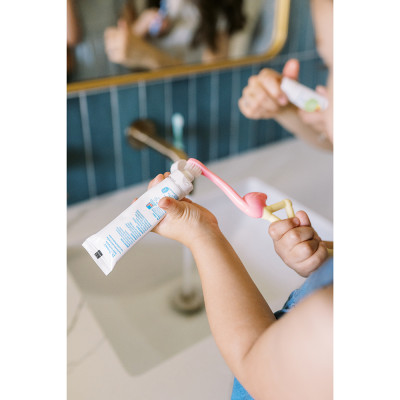 Bàn chải đánh răng cho bé hình hồng hạc Dr.Brown