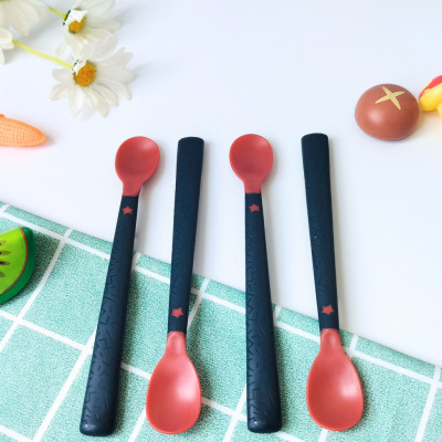 Thìa ăn dặm có báo nhiệt Tommee Tippee Heat Sense, cho bé từ 4 tháng