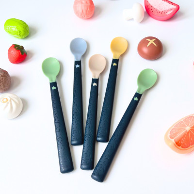 Thìa Ăn Dặm Tommee Tippee Softee, Cho Bé Từ 4 Tháng - Set 5 Thìa, Tách Lẻ (Giao Màu Ngẫu Nhiên)