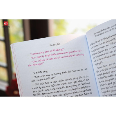 Sách - Con không cần hoàn hảo, con chỉ cần tự tin - Đinh Tị Books