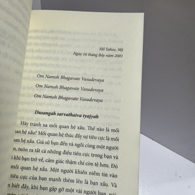 KINH TÌNH YÊU CỦA NARADA- Guruve Sri Sri Ravi Shanka - Mochi books