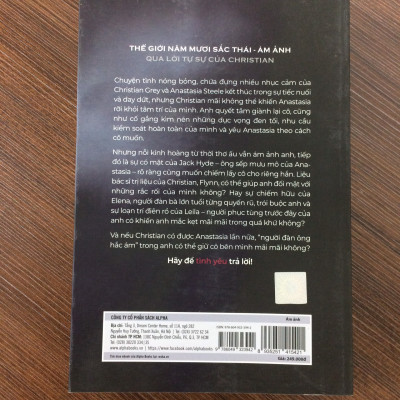 THẾ GIỚI 50 SẮC THÁI - ÁM ẢNH
