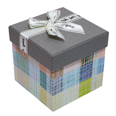 Hộp quà Vuông Phượng Hoàng V017 - 10 x 10 x 10 cm - Giao mẫu ngẫu nhiên