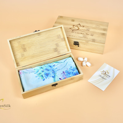 Khăn Lụa Vẽ Thủy Ấn Cẩm Tú Cầu - Tuyệt Phẩm Lụa Việt, Quà Việt Nam, Tinh Hoa Làng Nghề Việt