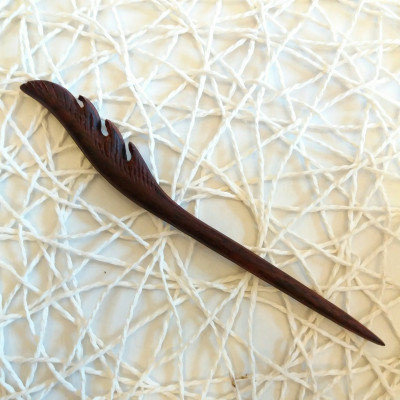 TRÂM CÀI TÓC GỖ FEATHER