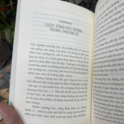 SCREENWISE – NUÔI DẠY CON TRONG THỜI ĐẠI SỐ – Devorah Heitner – Bùi Trà My và Nguyễn Thu Thảo dịch – Nhã Nam – NXB Phụ Nữ (Bìa mềm)