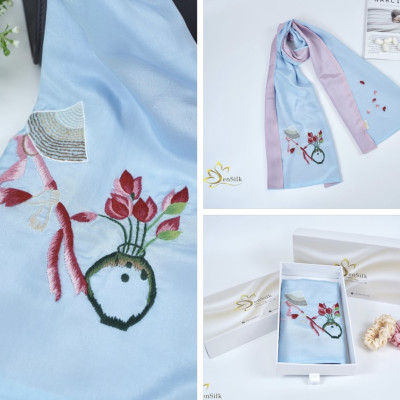 Khăn Lụa Thêu Handmade Cô Gái Nón Lá 2 Màu Sen Silk, 100% Silk Scarf Embroidery, Quà Tặng Thủ Công, Khăn Lụa Đẹp Thêu Tay