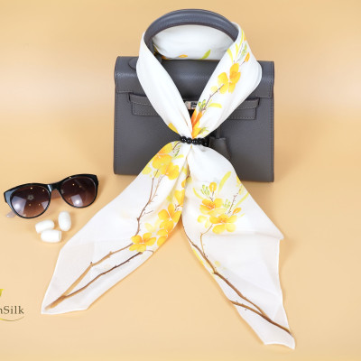 Khăn Lụa Vuông Vẽ Hoa Mai SenSilk – Quà Tặng May Mắn