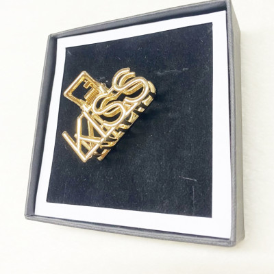 Kẹp tóc chữ kiss nhỏ xinh