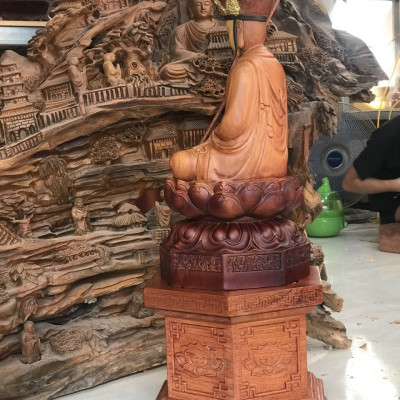 Tượng phật địa tạng vương bồ tát dáng ngồi bằng gỗ hương đá liền khối tô mầu giả cổ kt 50×25×25cm