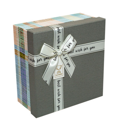 Hộp Quà Vuông V029 Phượng Hoàng 20 x 20 x 10 cm - Giao mẫu ngẫu nhiên