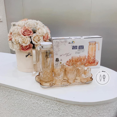 BỘ BÌNH ĐỰNG NƯỚC UỐNG KÈM 6 CỐC VÀ KHAY THỦY TINH VÀNG CAO CẤP DLICSY