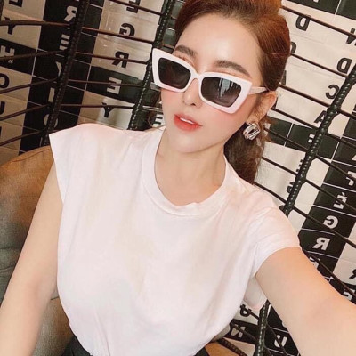 Kính xinh, Kính râm Mắt vuông nhựa trắng ulzzang + tặng Tuavit Kính xinh mini tiện lợi