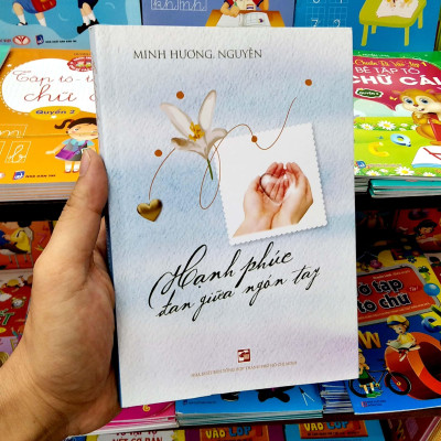 Hạnh Phúc Đan Giữa Ngón Tay