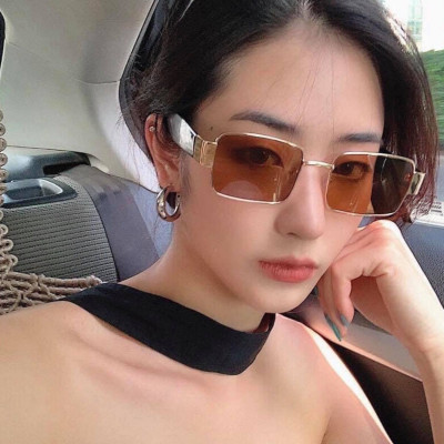 Kính râm Mắt vuông phong cách hiện đại retro thời trang (Nhiều Màu) + tặng Tuavit móc khóa mini