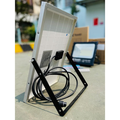 ĐÈN NĂNG LƯƠNG MẶT TRỜI KAZAKI KZ-FLT08-100W- HÀNG CHÍNH HÃNG