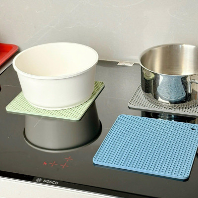 MIếng Lót Nồi Silicon Cách Nhiệt Chống Trơn Trượt, Trầy Xước Bếp - Giao màu ngẫu nhiên