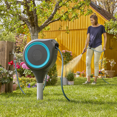  BỘ VÒI TƯỚI CÂY DÂY RÚT TỰ ĐỘNG 20 MÉT CHÂN CẮM ĐẤT GARDENA 18614-20