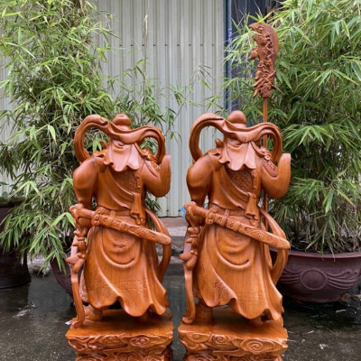 Tượng quan công quanh tay đứng trên đầu hổ phù kt cao 70