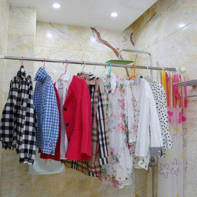 Thanh treo rèm cửa đa năng, không cần khoan tường hay bắt vít, thay đổi vị trí linh hoạt