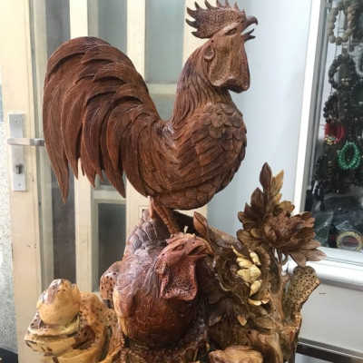 Tượng Gỗ Mỹ Nghệ Chạm Hình Gia Đình Gà Gỗ Hương Hàng Vip Đẹp Liền Khối Cao 68cm đk 45cm Sâu 38cm Ý Nghĩa Biểu Tượng Gia Đình Hạnh Phúc Anh Chị Trưng Phòng Khách ở Nhà , Công Ty đẹp sang trọng ạ