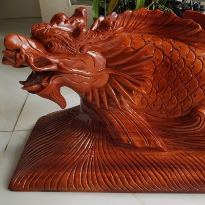 Tượng Phong Thủy Cá Chép Hóa Rồng Gỗ liền khối Dài 50cm x Cao 25cm x ngang 22cm Biểu tượng sự may mắn, thịnh vượng để phòng khách đem lại sự thành công sự nghiệp, tài lộc ạ