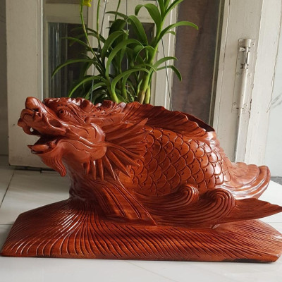 Tượng Phong Thủy Cá Chép Hóa Rồng Gỗ liền khối Dài 50cm x Cao 25cm x ngang 22cm Biểu tượng sự may mắn, thịnh vượng để phòng khách đem lại sự thành công sự nghiệp, tài lộc ạ