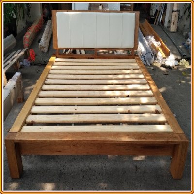 Giường ngủ Tundo gỗ sồi mặt nệm 210 x 177 x 100cm